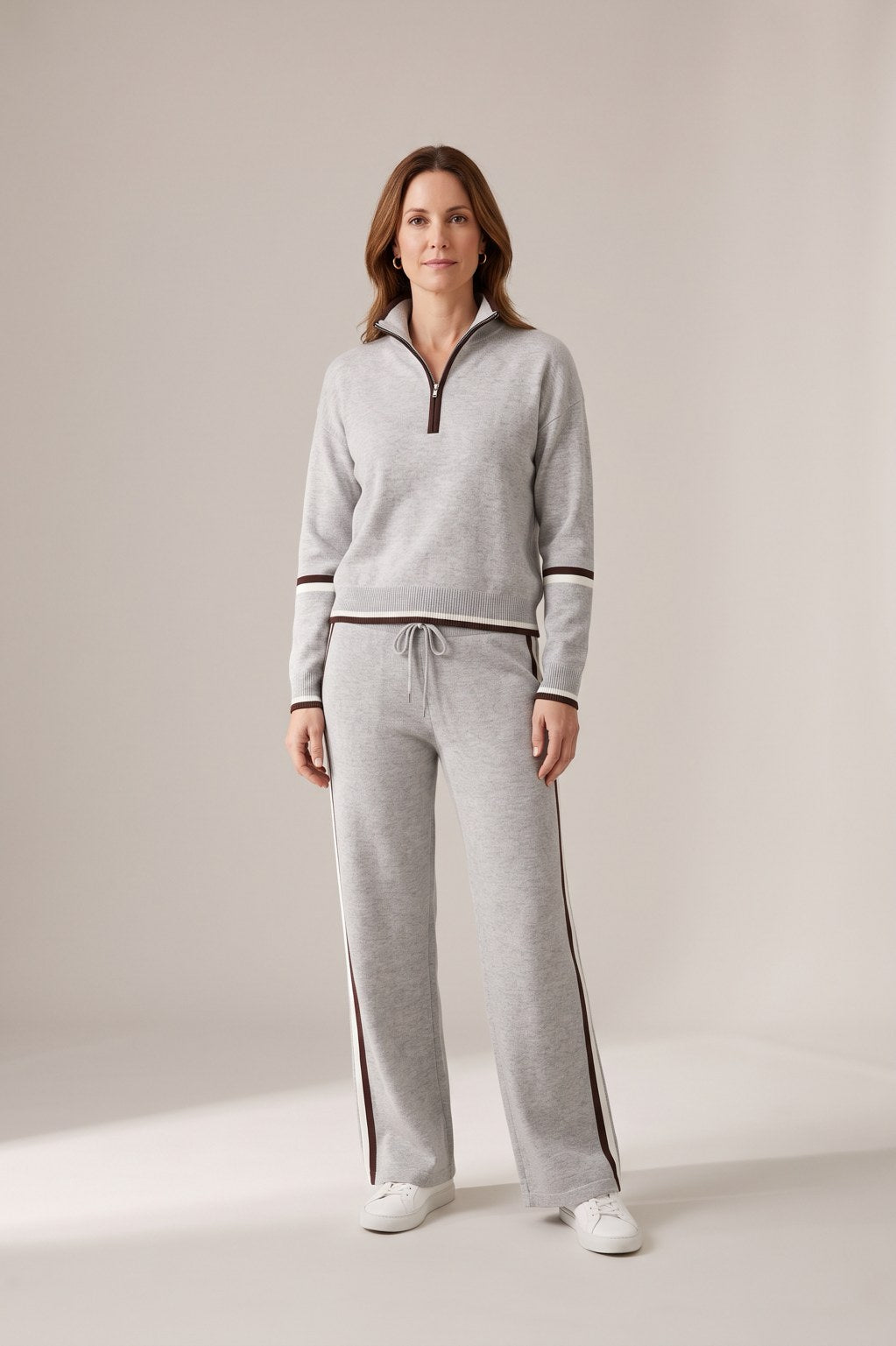 Ensemble Rebeca Paris gris clair, pull zippé et pantalon large