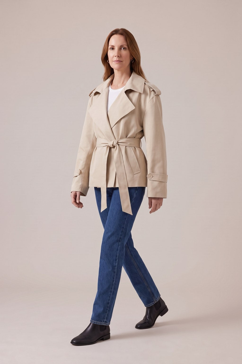 Trench court Rebeca Paris beige de profil