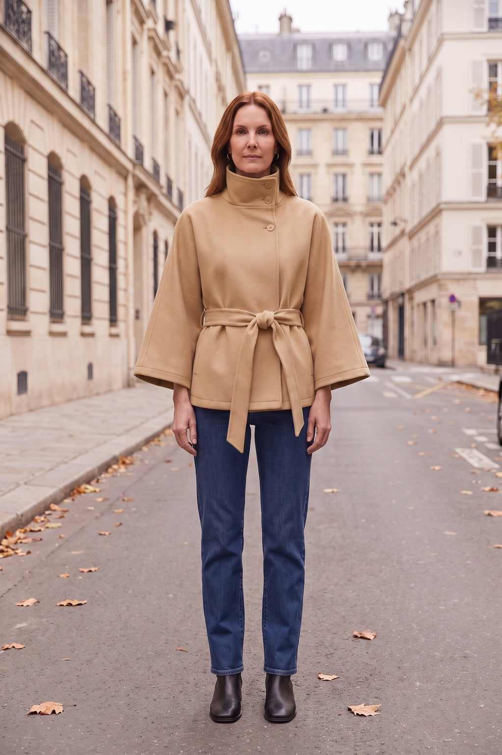 Cape Rebeca Paris camel portée dans la rue